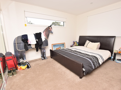 8 The Rise, Narre Warren North