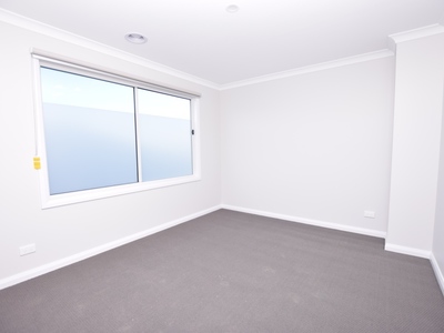 5 Fernlea Street, Clyde North
