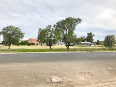 423 Cadell Street, Hay