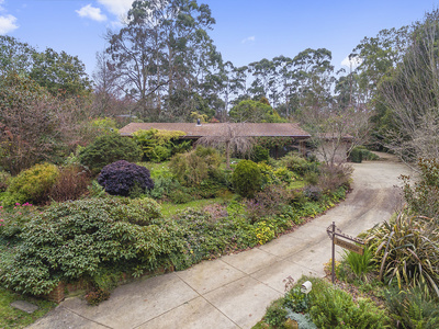 10 Cheniston Road, Mount Macedon
