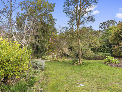 10 Cheniston Road, Mount Macedon