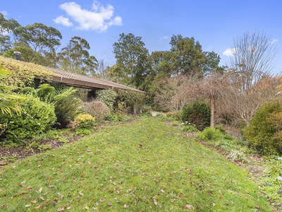 10 Cheniston Road, Mount Macedon