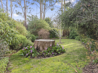 10 Cheniston Road, Mount Macedon