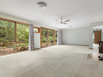 10 Cheniston Road, Mount Macedon