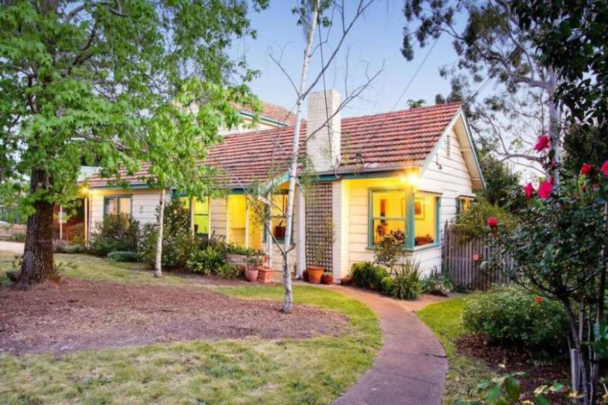 22 Linden Street, Box Hill South