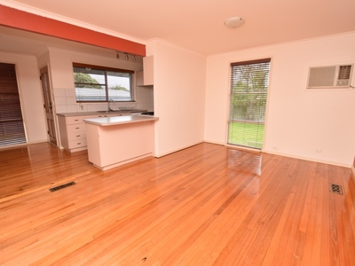17 Blackmore Street, Dandenong North