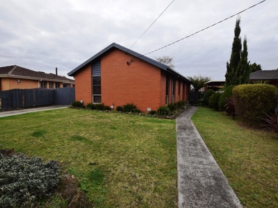 17 Blackmore Street, Dandenong North