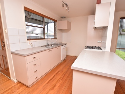 17 Blackmore Street, Dandenong North