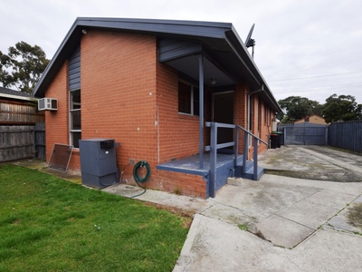17 Blackmore Street, Dandenong North