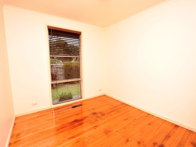 17 Blackmore Street, Dandenong North