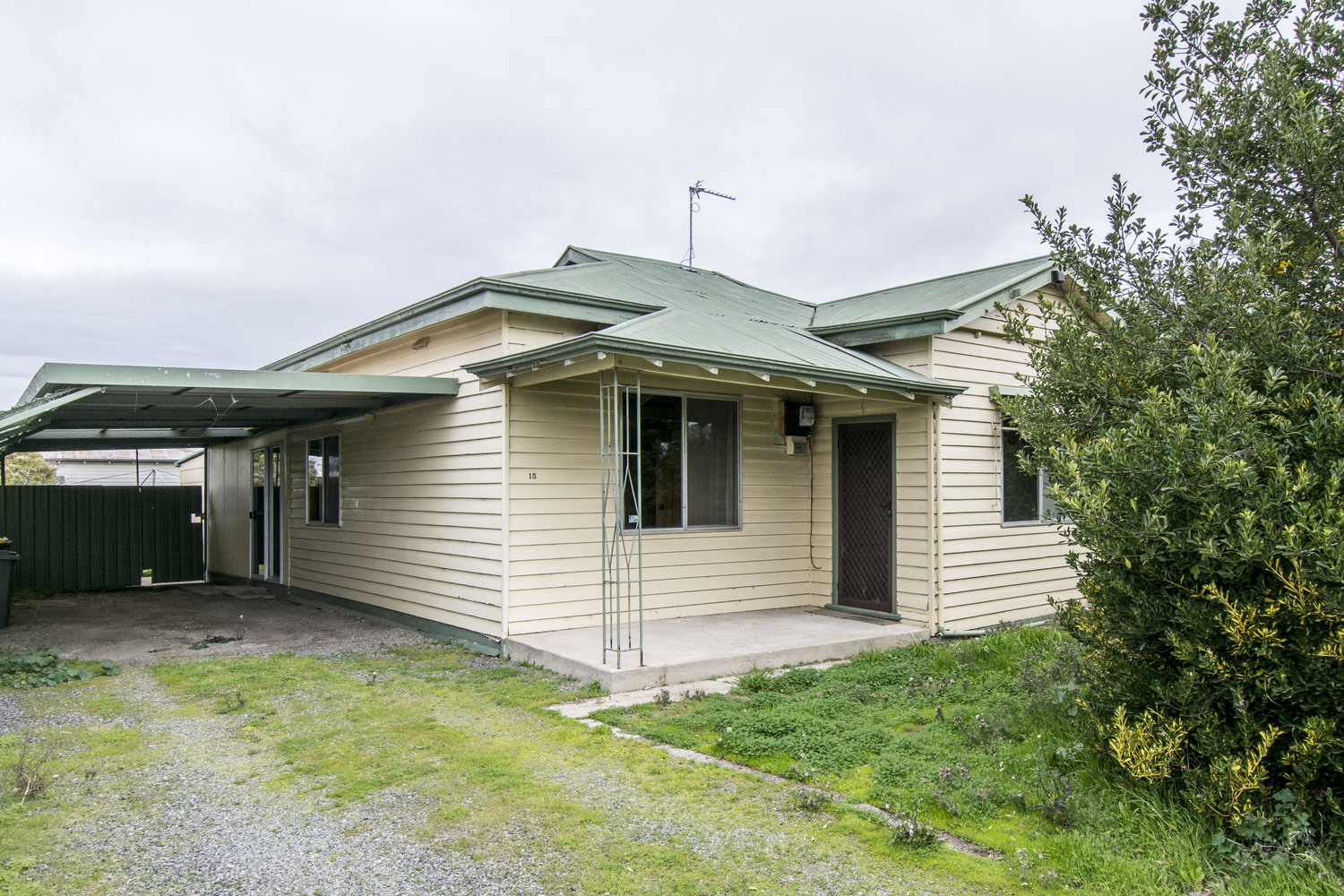 15  Hazel Street, Horsham