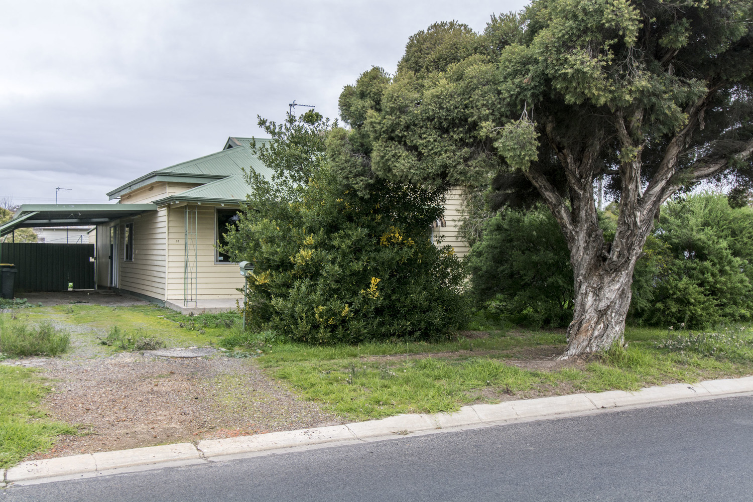 15  Hazel Street, Horsham