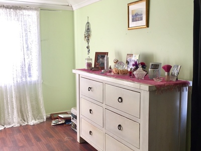 111 Pine Street , Hay