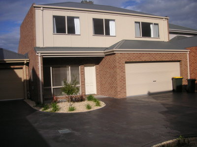 4 / 16 McTavish Boulevard, Horsham