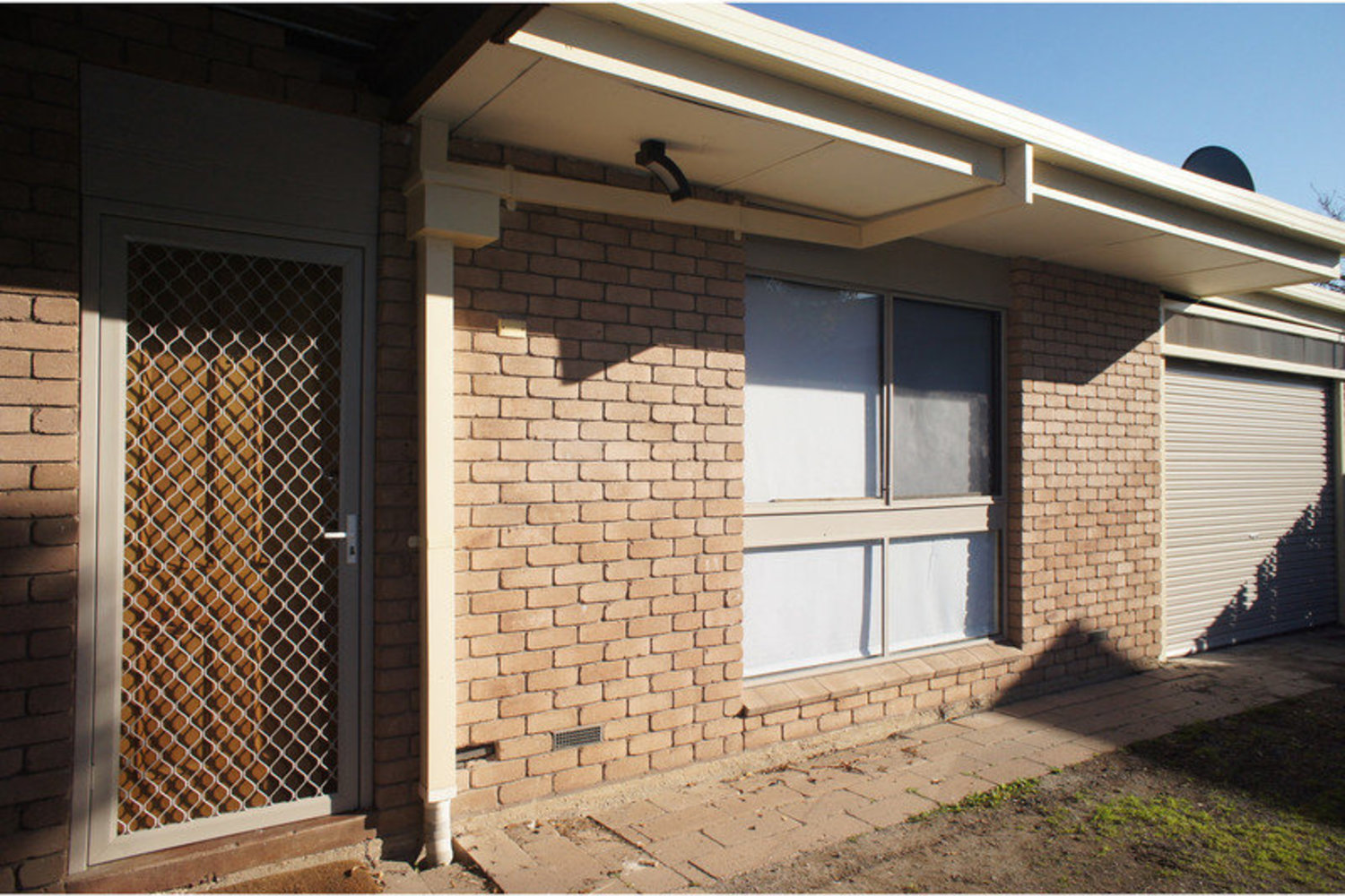 4 / 8 High Street, Horsham