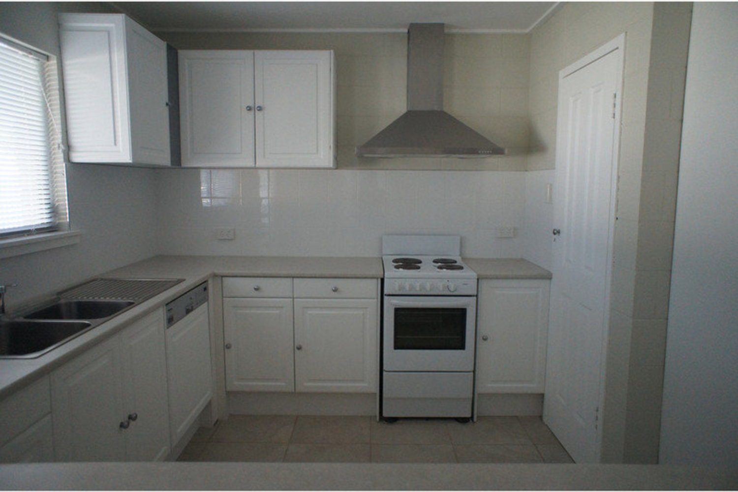 4 / 8 High Street, Horsham