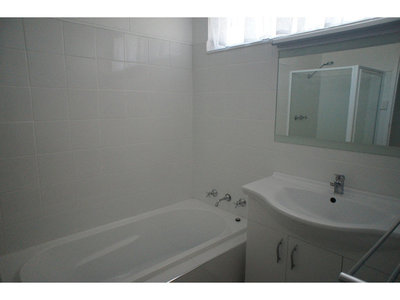4 / 8 High Street, Horsham
