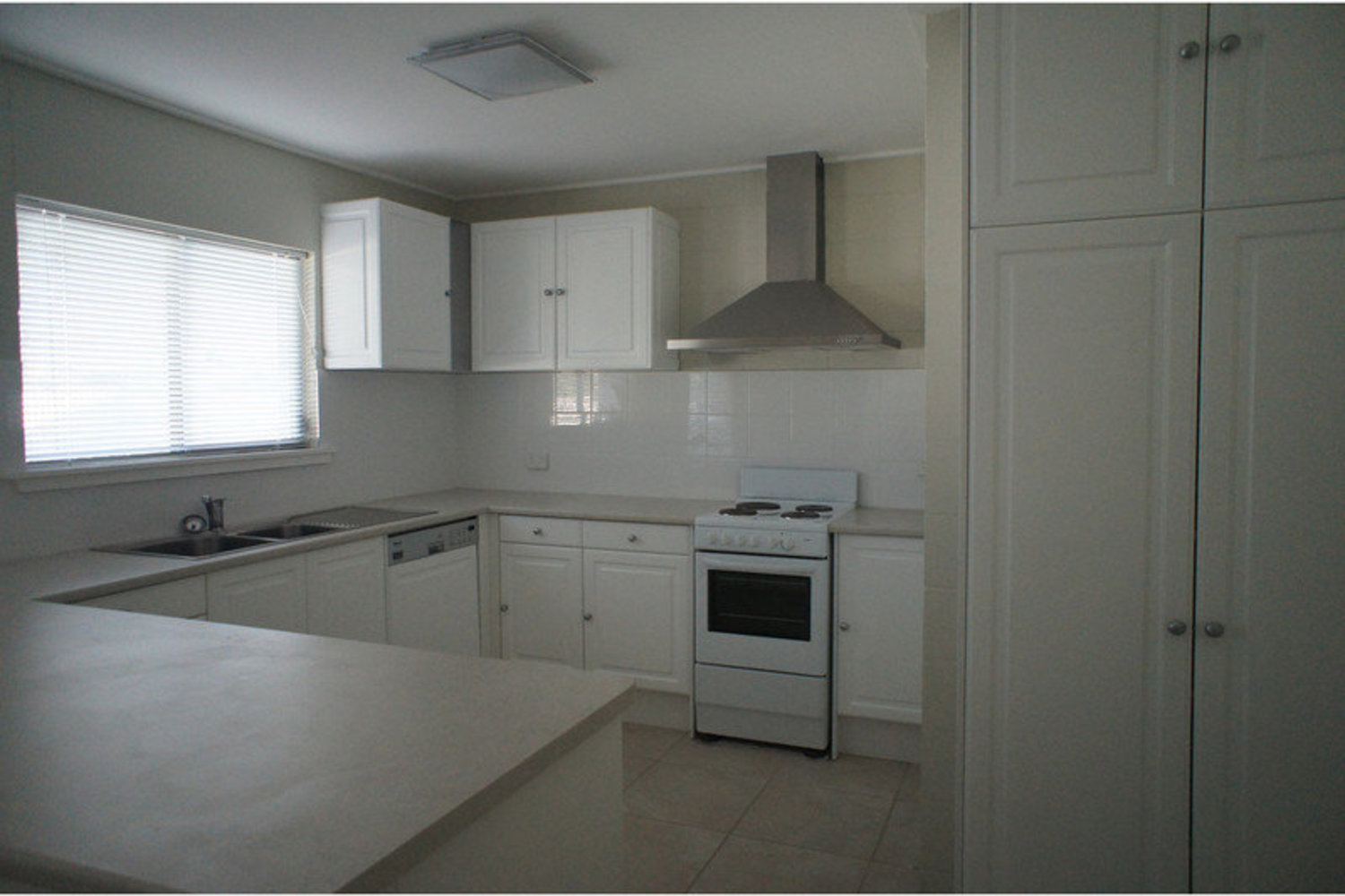 4 / 8 High Street, Horsham