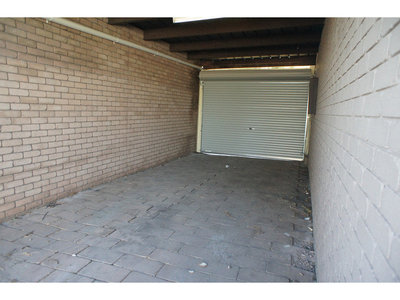 4 / 8 High Street, Horsham