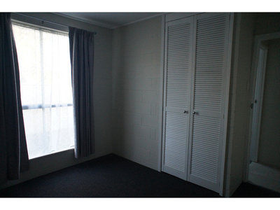 4 / 8 High Street, Horsham