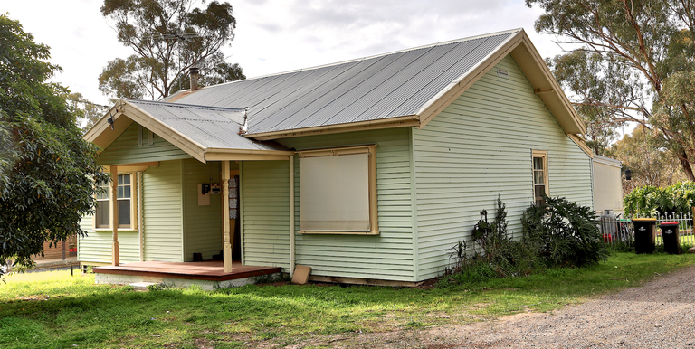 18 Hurley Street, Longwood