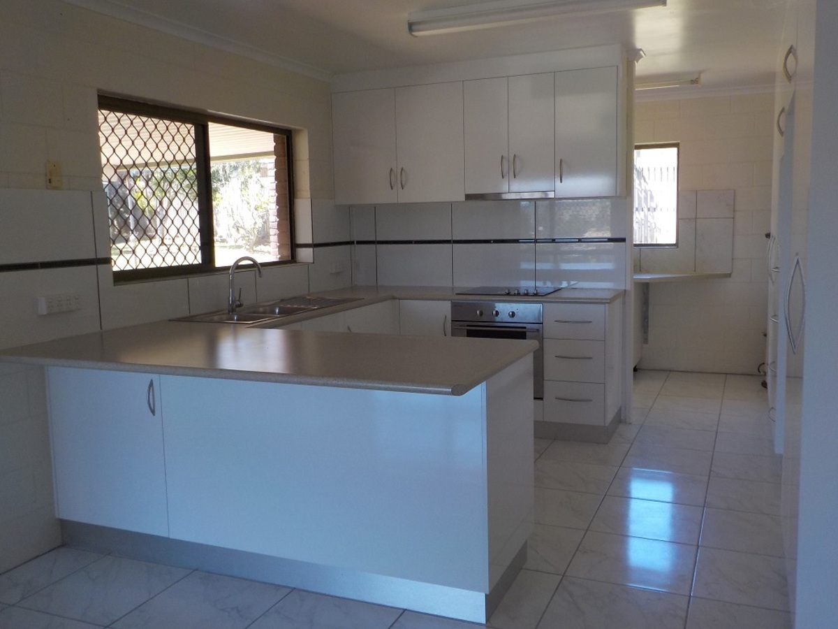 24 Tower Avenue, Atherton