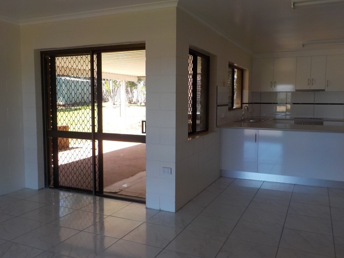 24 Tower Avenue, Atherton