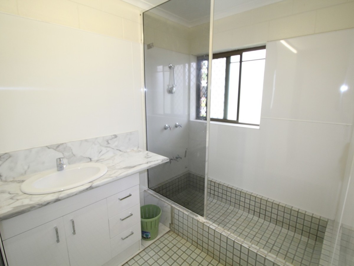 24 Tower Avenue, Atherton