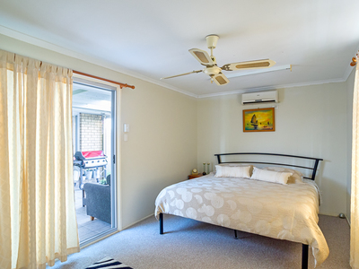 6 TURRUM STREET, Scarness