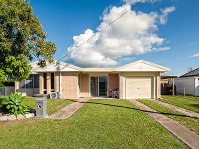 6 TURRUM STREET, Scarness