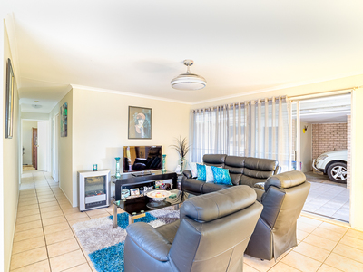 6 TURRUM STREET, Scarness