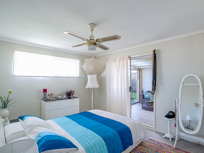 6 TURRUM STREET, Scarness