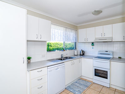 6 TURRUM STREET, Scarness