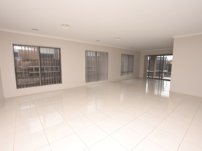 38 Peridot Avenue, Officer