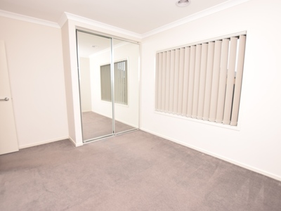 38 Peridot Avenue, Officer