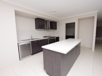 38 Peridot Avenue, Officer