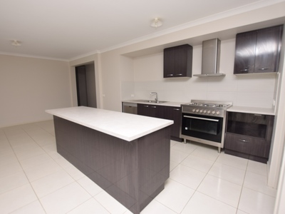 38 Peridot Avenue, Officer