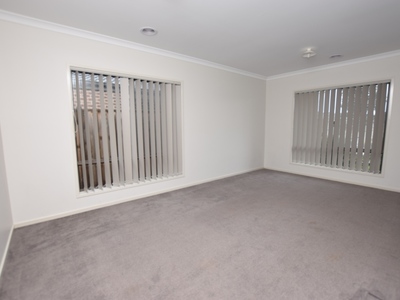 38 Peridot Avenue, Officer