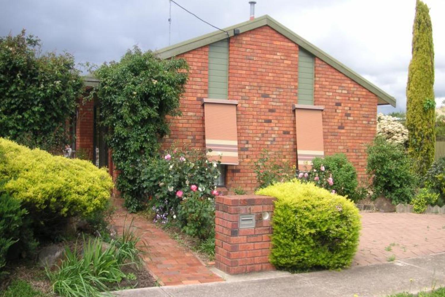 1 / 16 James Street, Horsham