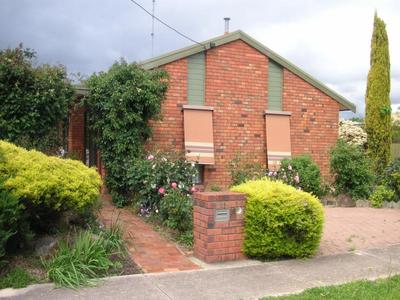 1 / 16 James Street, Horsham