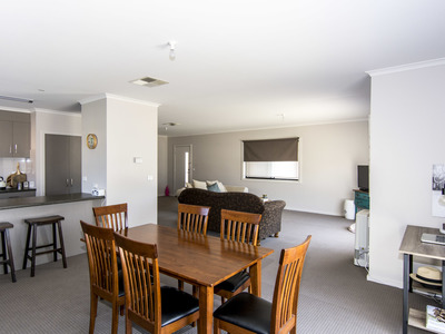 5 Matthews Court, Horsham