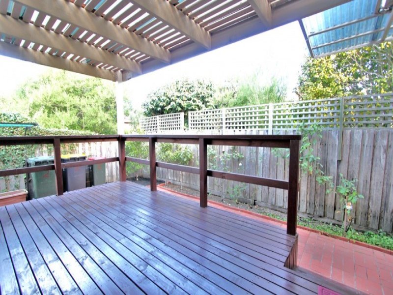 2 / 4 Kurrajong Avenue, Glen Waverley
