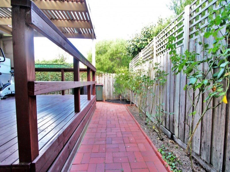 2 / 4 Kurrajong Avenue, Glen Waverley