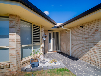 6 Pharlap Court, Point Vernon