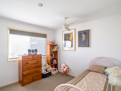 6 Pharlap Court, Point Vernon