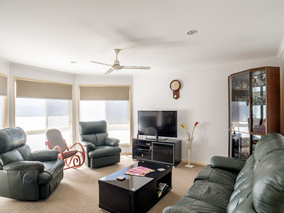 6 Pharlap Court, Point Vernon