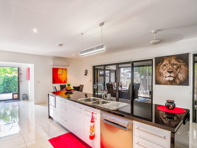 6 COCKLE COURT, Burrum Heads