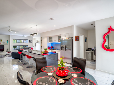 6 COCKLE COURT, Burrum Heads