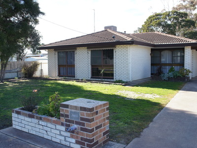 1 Farrar Avenue, Horsham