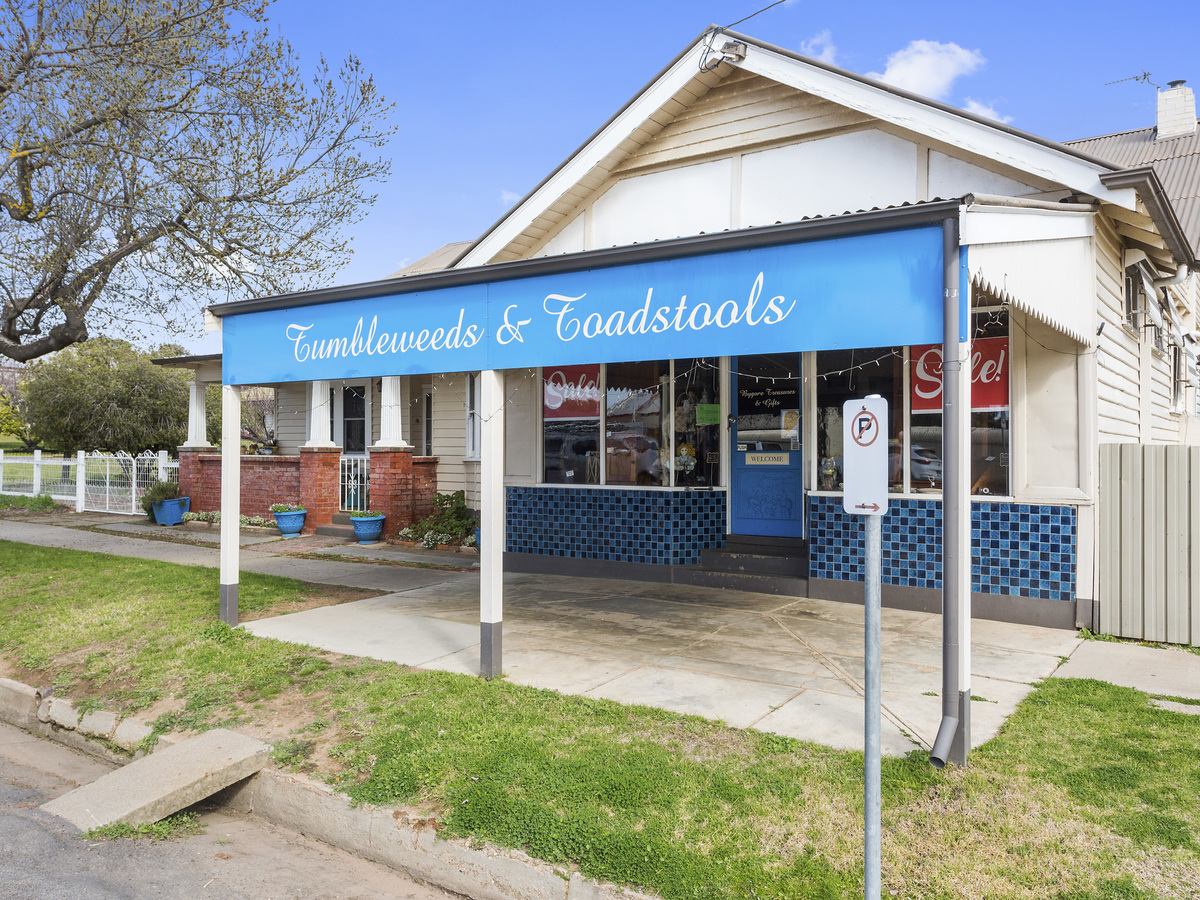 7 MAIN STREET, Bridgewater On Loddon F.P. Nevins & Co. Real Estate